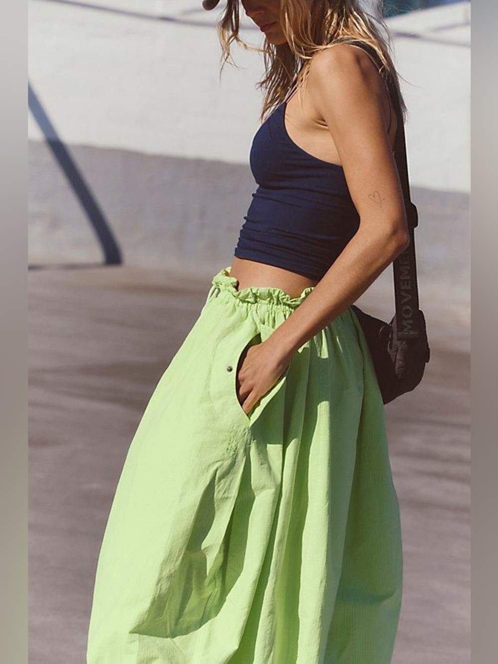 🔥SOLD🔥FREE PEOPLE MOVEMENT ON THE PULSE BALLOON PANTS Size M NWT in Lime - Picture 3 of 7